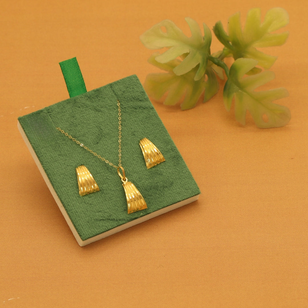 Gold 18KT 18 Inches Tassel Pendant Set