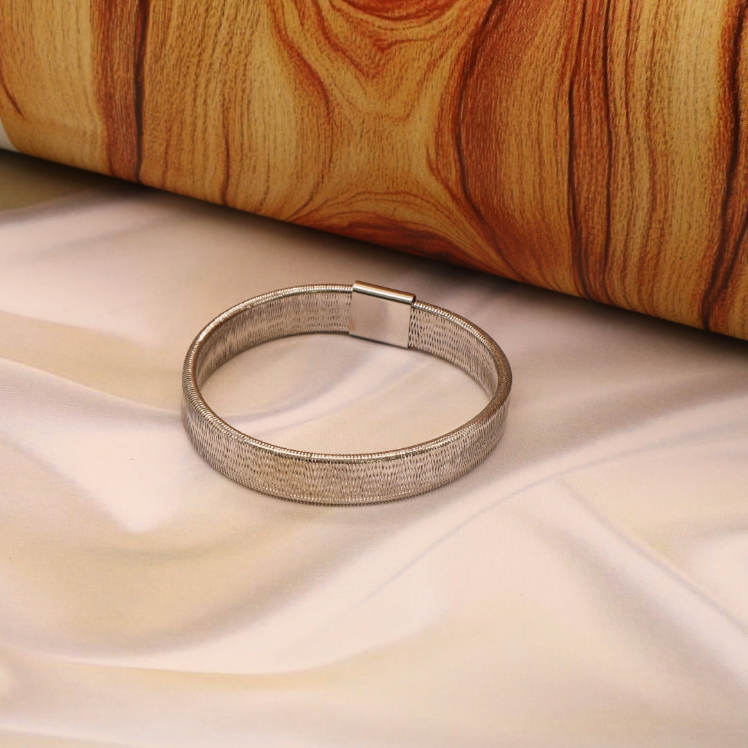 Gold 18KT Flexible Elastic Sleek Mesh Bracelet