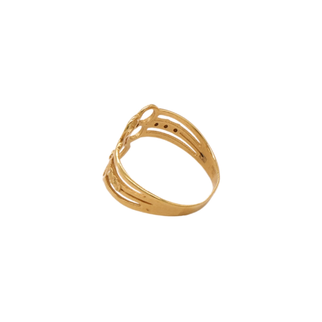 Gold 18KT Cutout Clover Band Ring