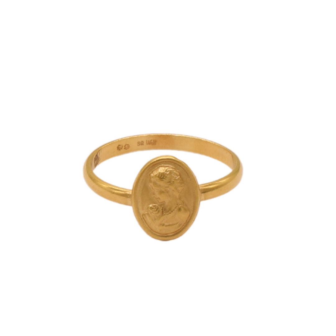 Gold 18KT Vintage Oval Emblem Ring