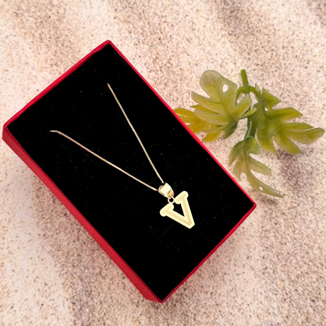 Gold 18KT 'E,G,H,I,N,O,P,Q,S,U,V,W,X,Y,Z' Initial Necklace