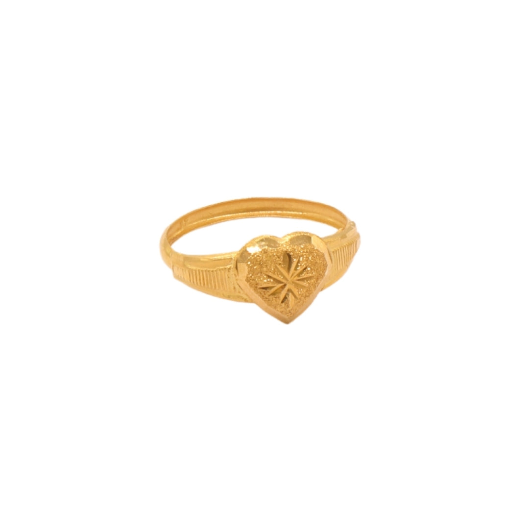Gold 18KT Heart Engraved Ring